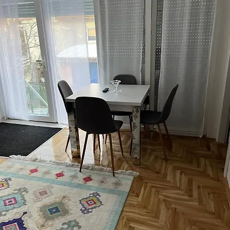 Sarajevo-hotonj Apartment *